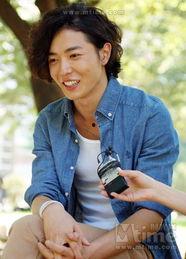 金材昱图片,光影交织下的深情演绎