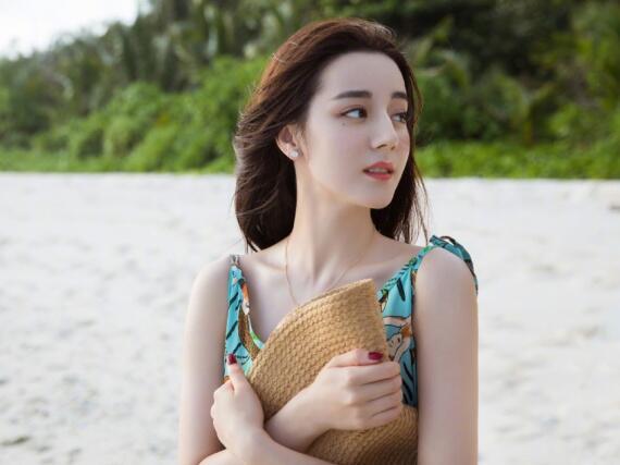 迪丽热巴个人资料老公,美丽与智慧并存的单身女神